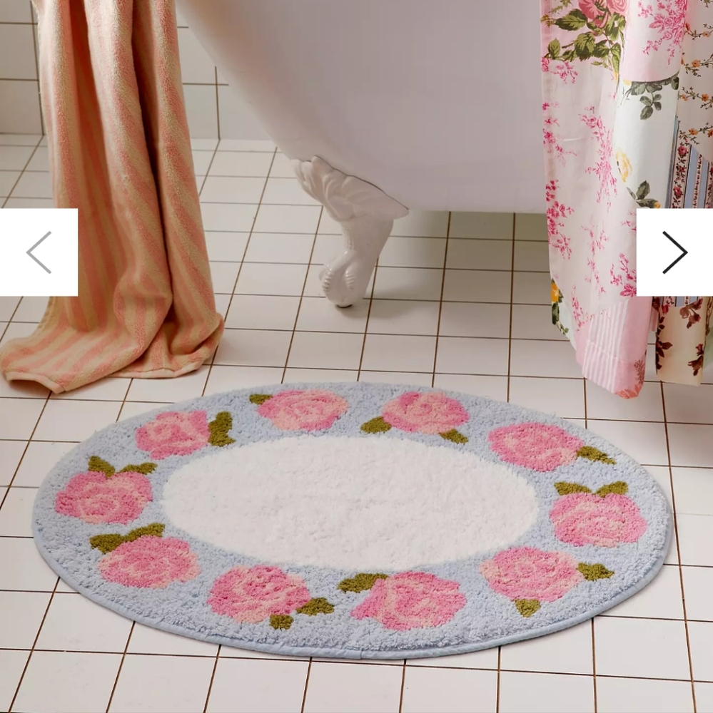 Urban Outfitters (Discontinued) Paige Rose Oval Bathmat